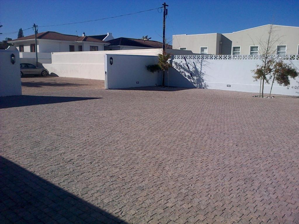 Kenjockity Self Catering Apartments Hermanus Exterior photo