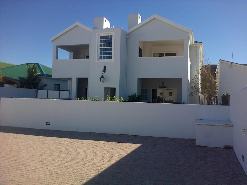 Kenjockity Self Catering Apartments Hermanus Exterior photo